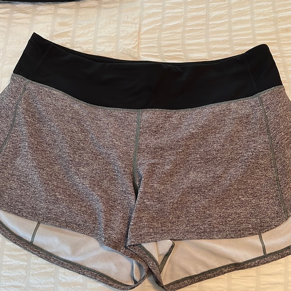 lululemon 4” speed up mid rise lined short size 10
